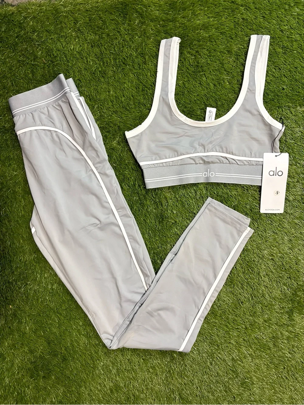 ALO Yoga Light Gray Sports Bra and Leggings Set with White Trim